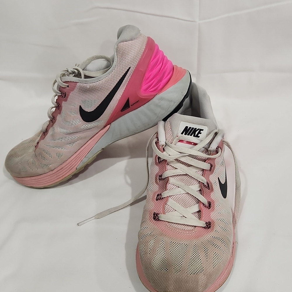 Women's Nike Lunarglide 6 Size 7
